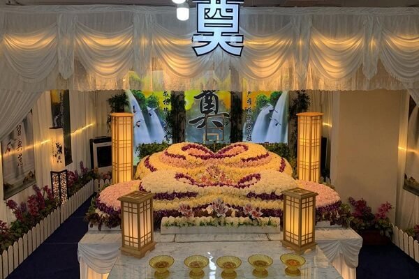Loyal-Funeral-Taoist-flower